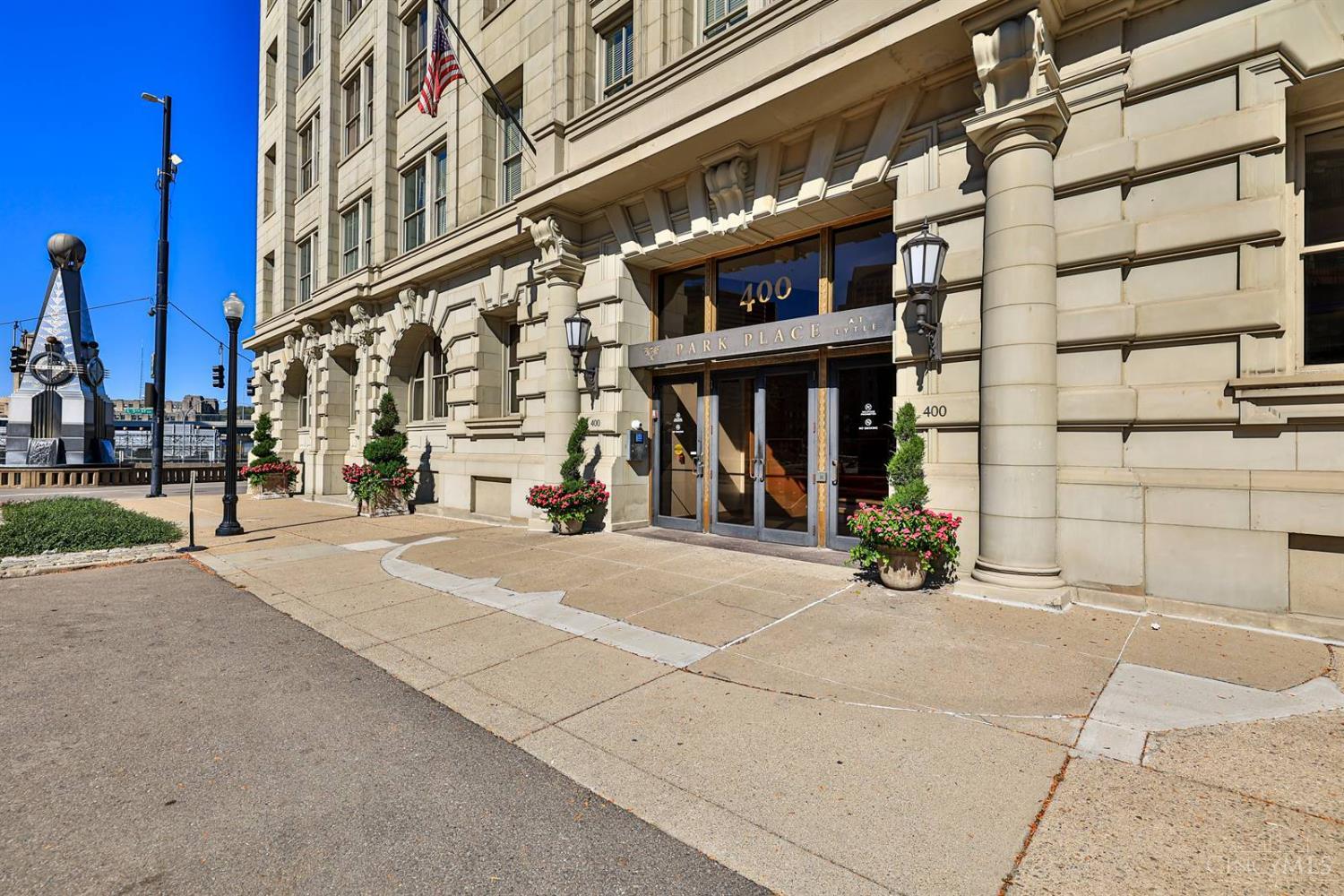 400 Pike Street 921