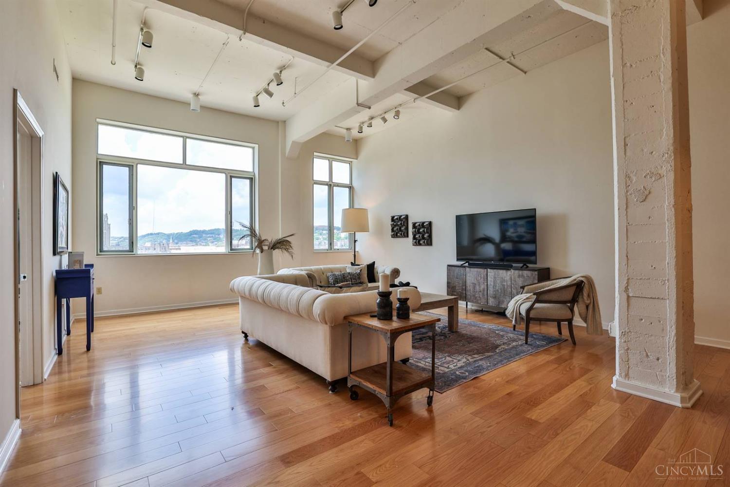 400 Pike Street 921