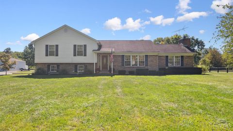 Photo of 10338 Grog Run Road, Hamilton Township, OH 45140 (MLS # 1855994)