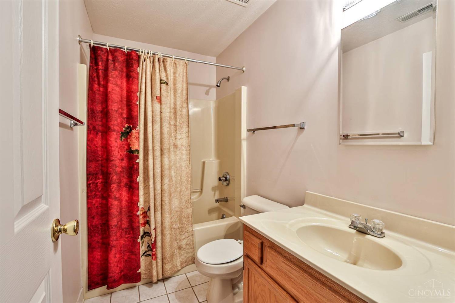 8750 Carrousel Park Circle #102, Colerain Twp, Ohio image 25
