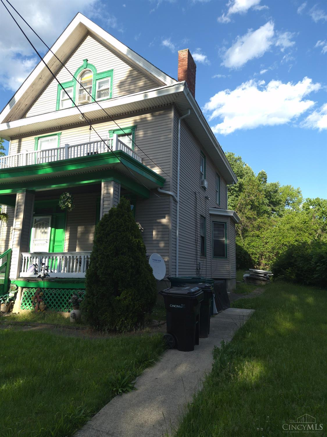 2704 Euclid Avenue