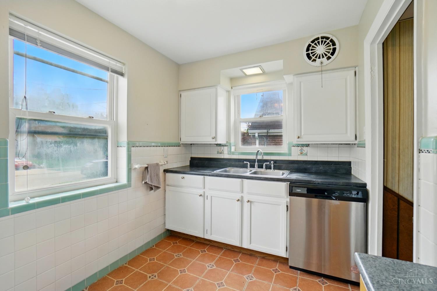 4273 Dartmouth Drive, Cincinnati, Ohio image 11