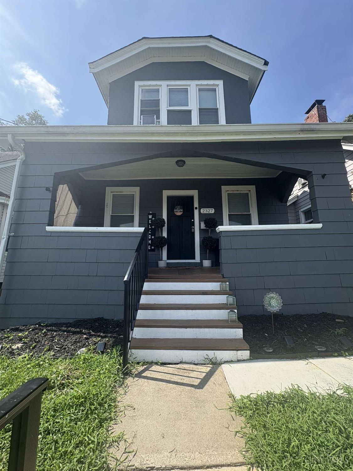2327 Glenside Avenue
