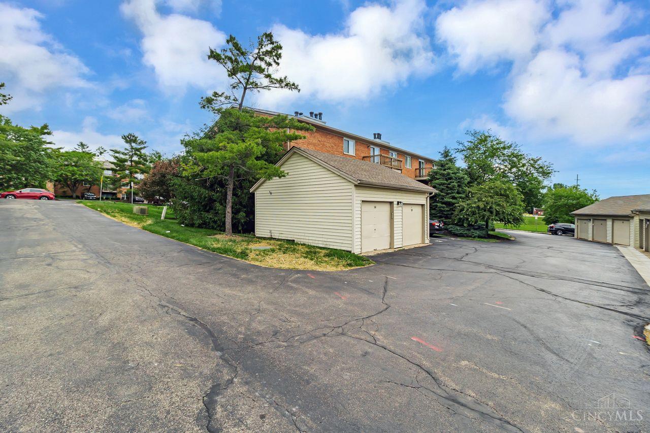 1635 Gelhot Drive #14, Fairfield, Ohio image 33