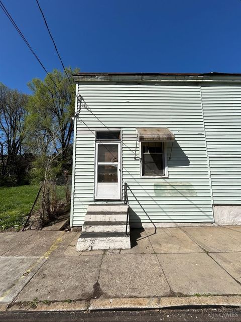 Photo of 832 N Livingston Street, Cincinnati, OH 45214 (MLS # 1878820)