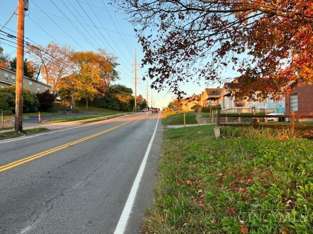 131 W Siebenthaler Avenue