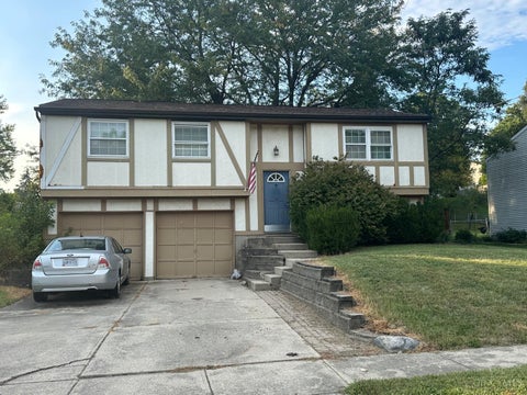 Photo of 5739 Planet Drive, Fairfield, OH 45014 (MLS # 1895397)