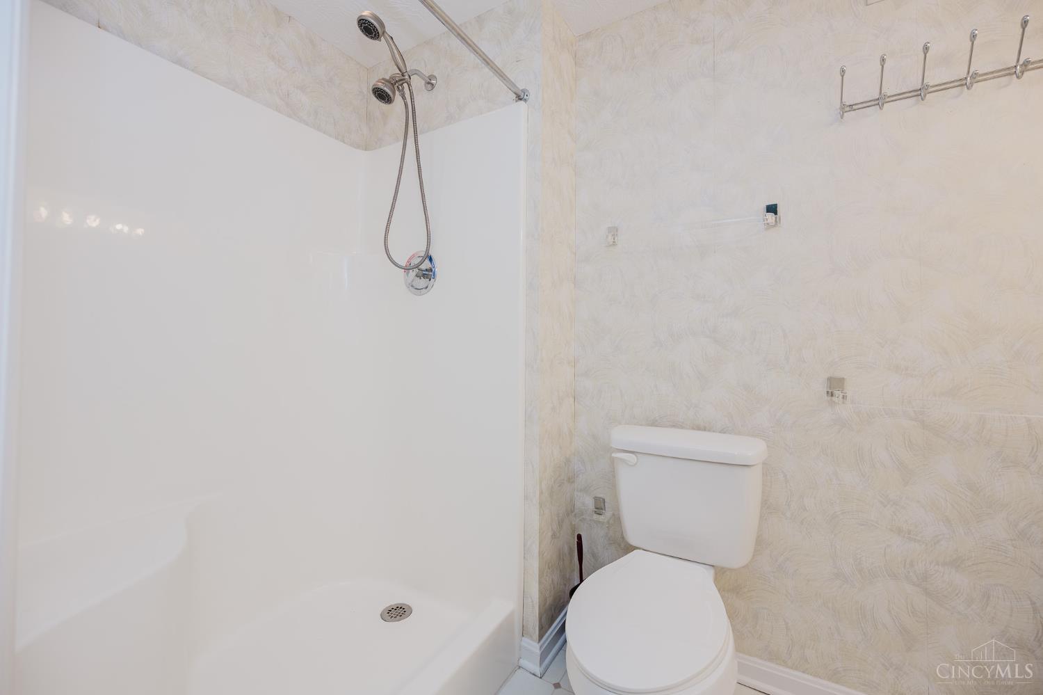 4823 Beechwood Lane, Middletown, Ohio image 36