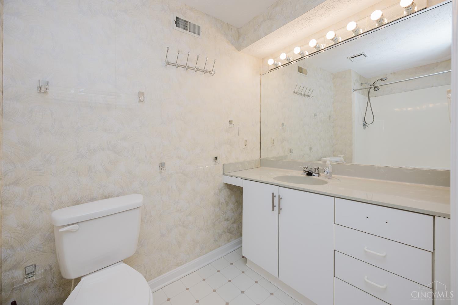 4823 Beechwood Lane, Middletown, Ohio image 35