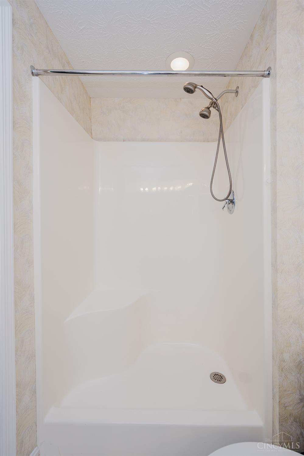 4823 Beechwood Lane, Middletown, Ohio image 37