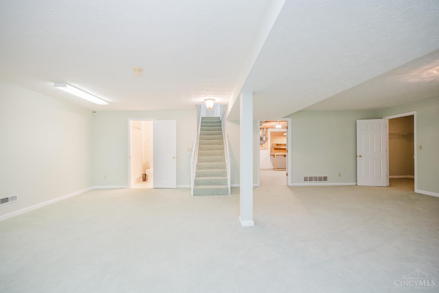 4823 Beechwood Lane, Middletown, Ohio image 32