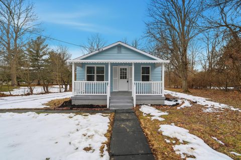 Photo of 9469 Beech Drive, Springfield Township, OH 45231 (MLS # 1867104)