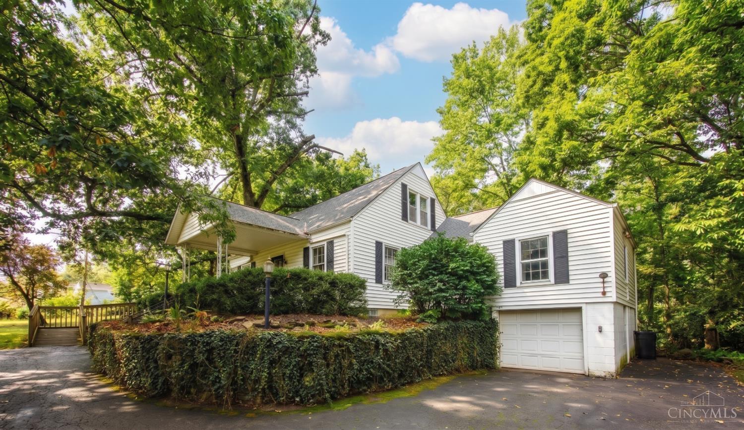 5895 Greenlawn Road