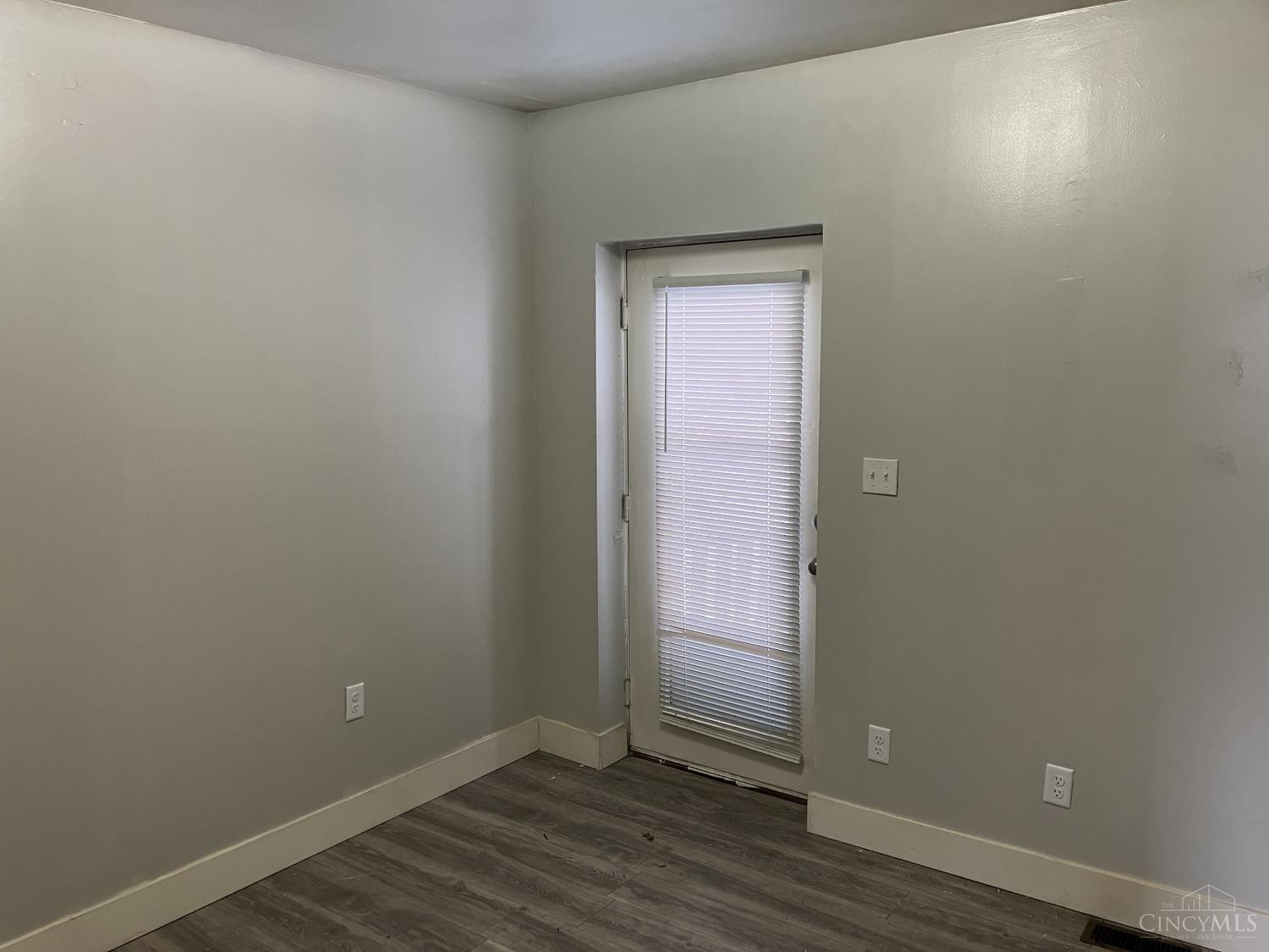 Cincinnati, Ohio 45204, United States, 2 Bedrooms Bedrooms, ,1 BathroomBathrooms,Residential,Active,207450