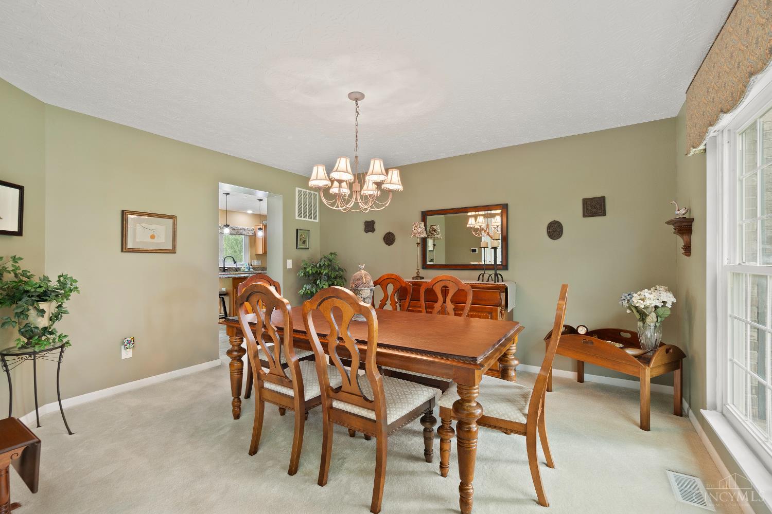 6120 Greenbrier Glen
