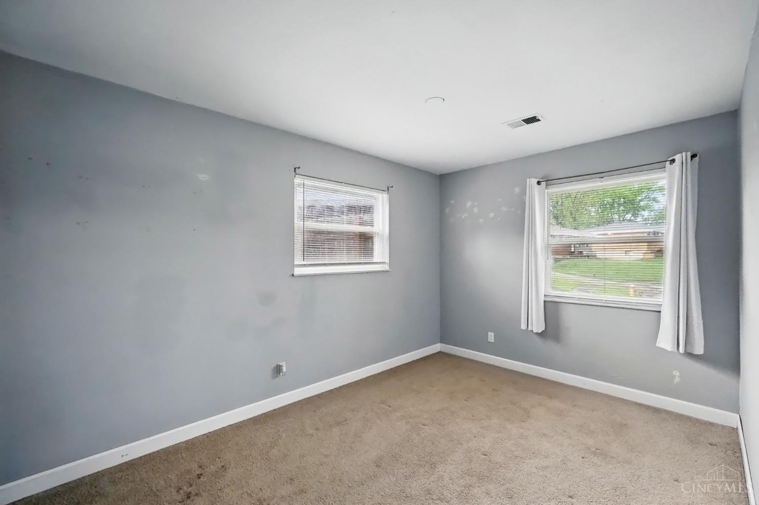 9002 Orangewood Drive, Colerain Twp, Ohio image 13