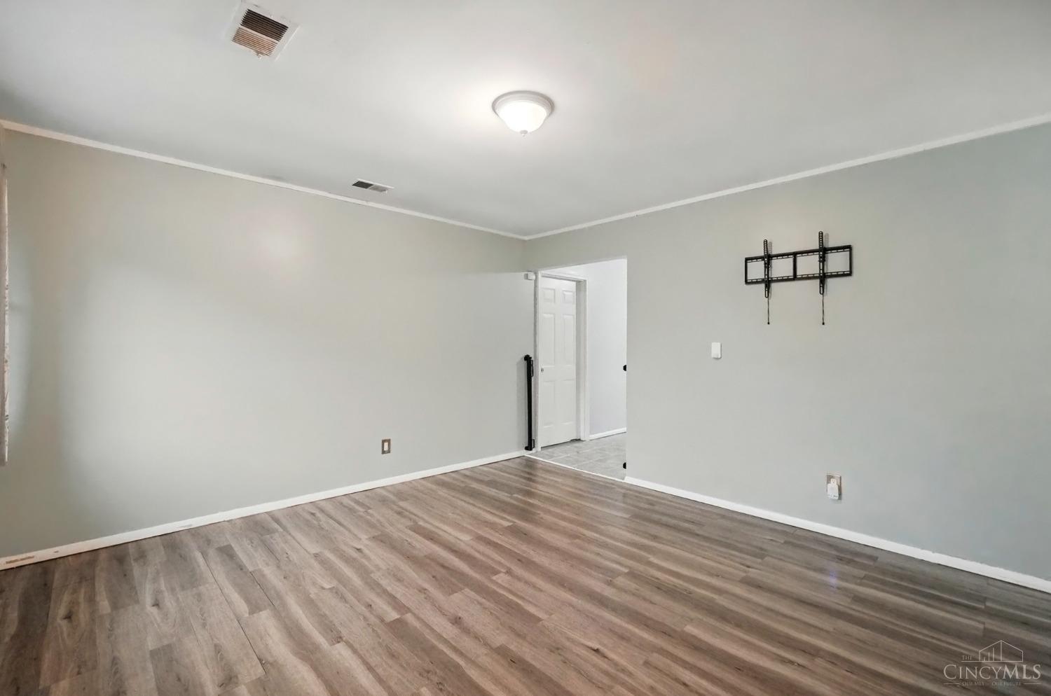 9002 Orangewood Drive, Colerain Twp, Ohio image 3