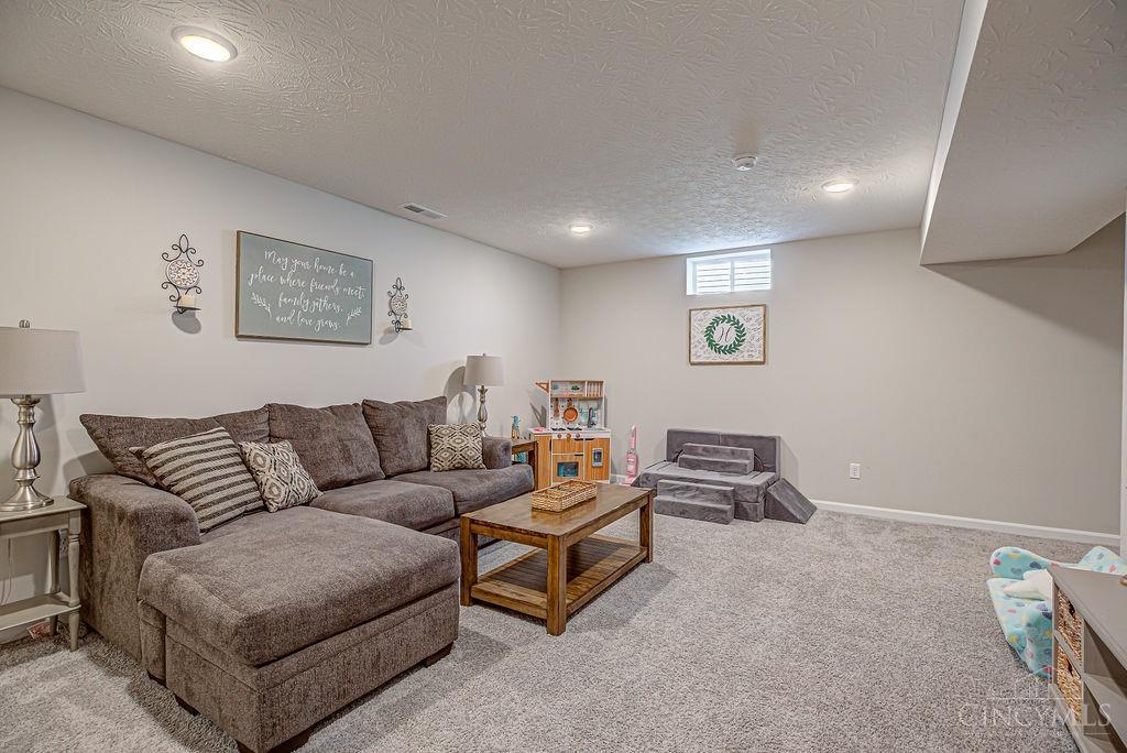 2177 Pine Valley Drive, Hamilton, Ohio image 16