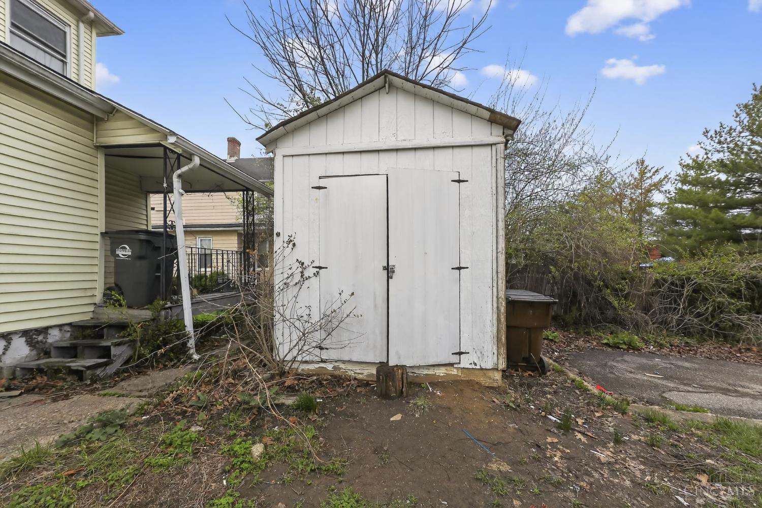 4730 Woodlawn Avenue