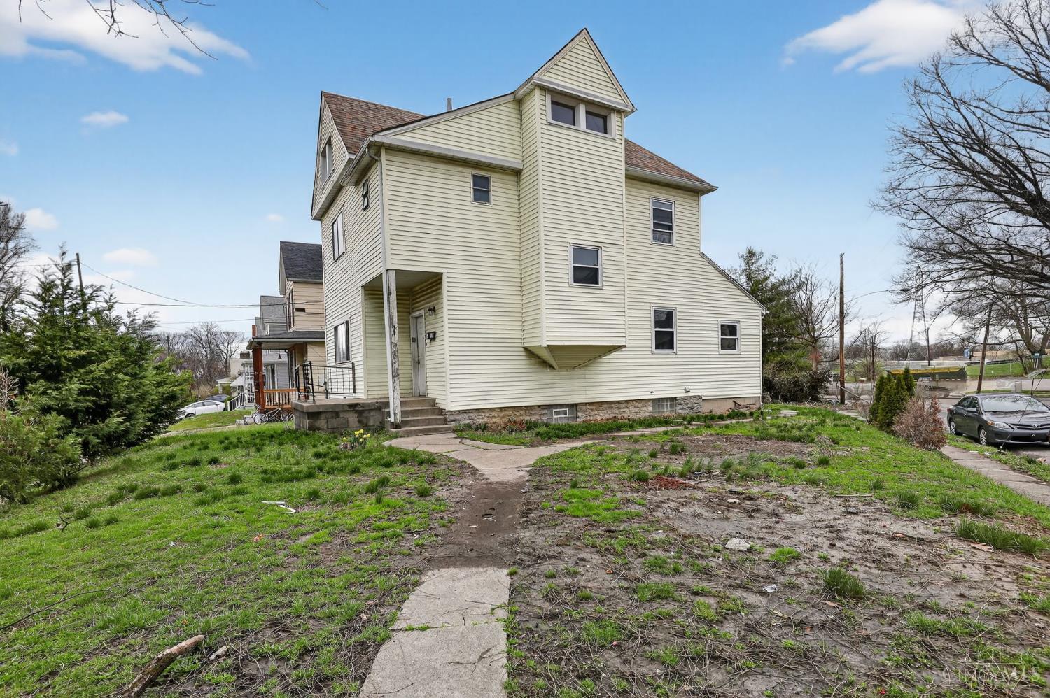 4730 Woodlawn Avenue