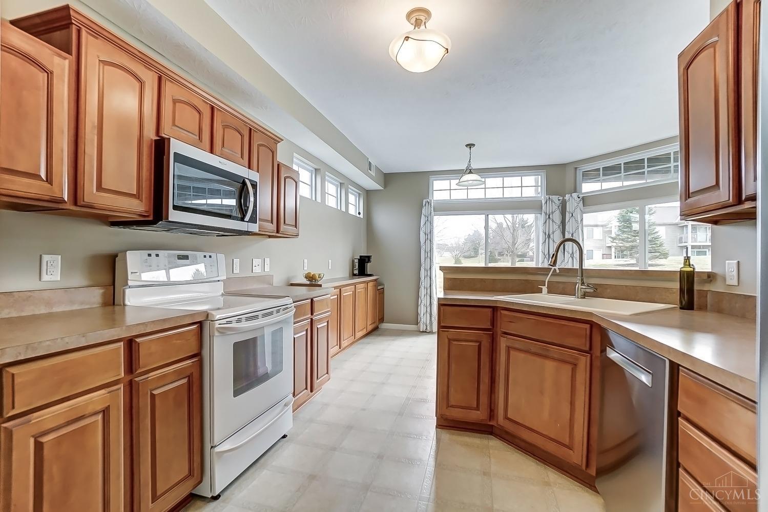 6672 Adena Circle, Hamilton Twp, Ohio image 8