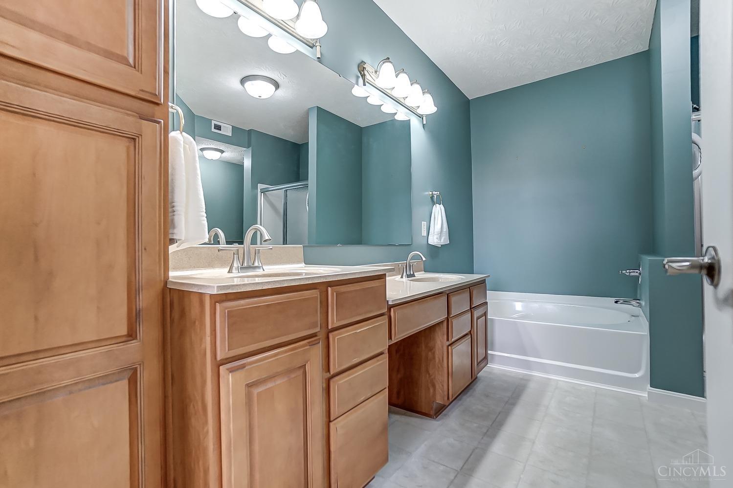 6672 Adena Circle, Hamilton Twp, Ohio image 24