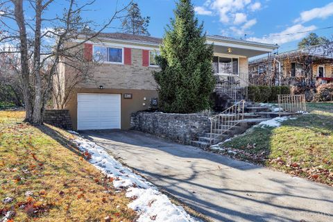 Photo of 2011 Parkhurst Court, Cincinnati, OH 45224 (MLS # 1863647)