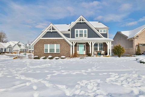 Photo of 801 Frederick Trail, South Lebanon, OH 45065 (MLS # 1868115)