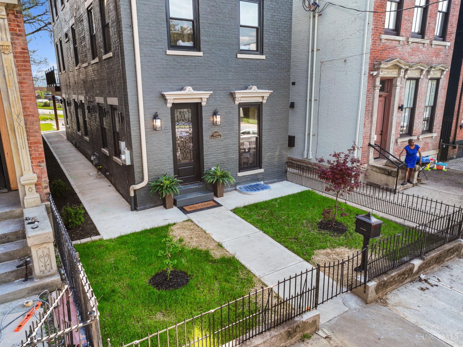 1119 Dayton Street