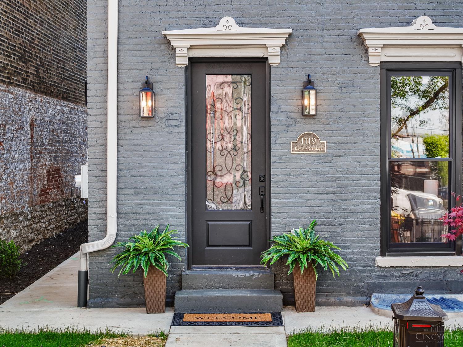 1119 Dayton Street