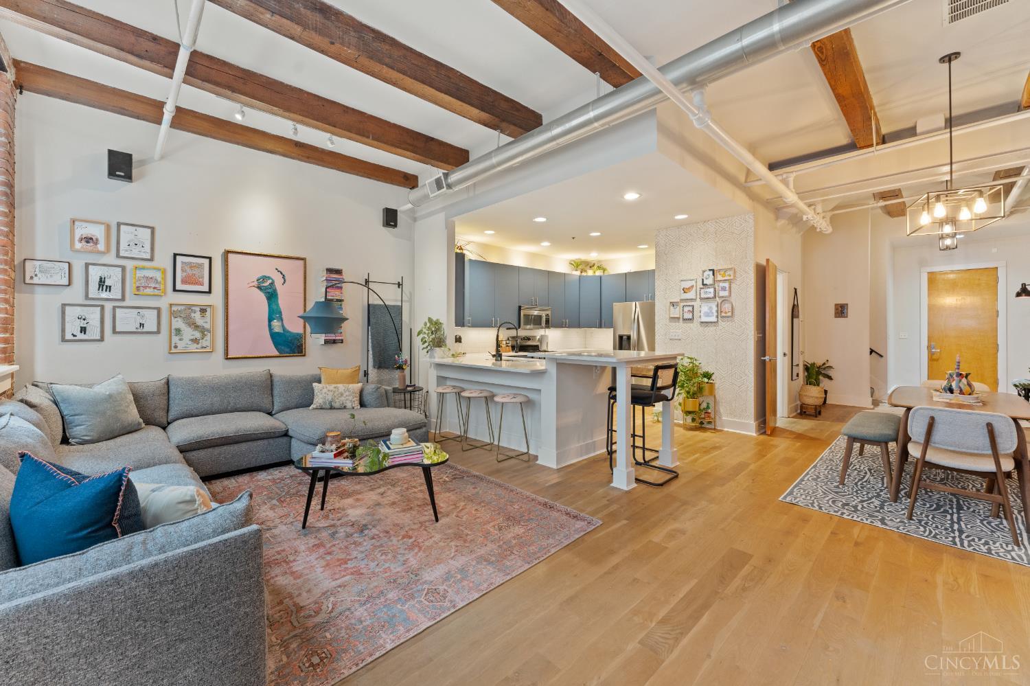 26 E Sixth Street 604