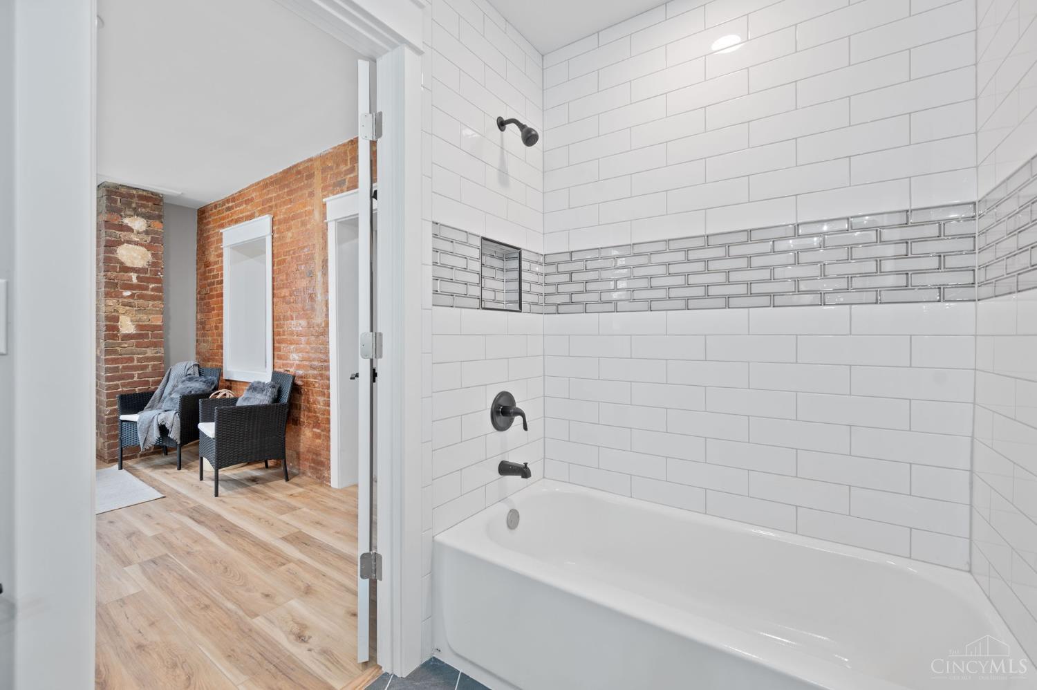 6740 Hurd Avenue, Cincinnati, Ohio image 8
