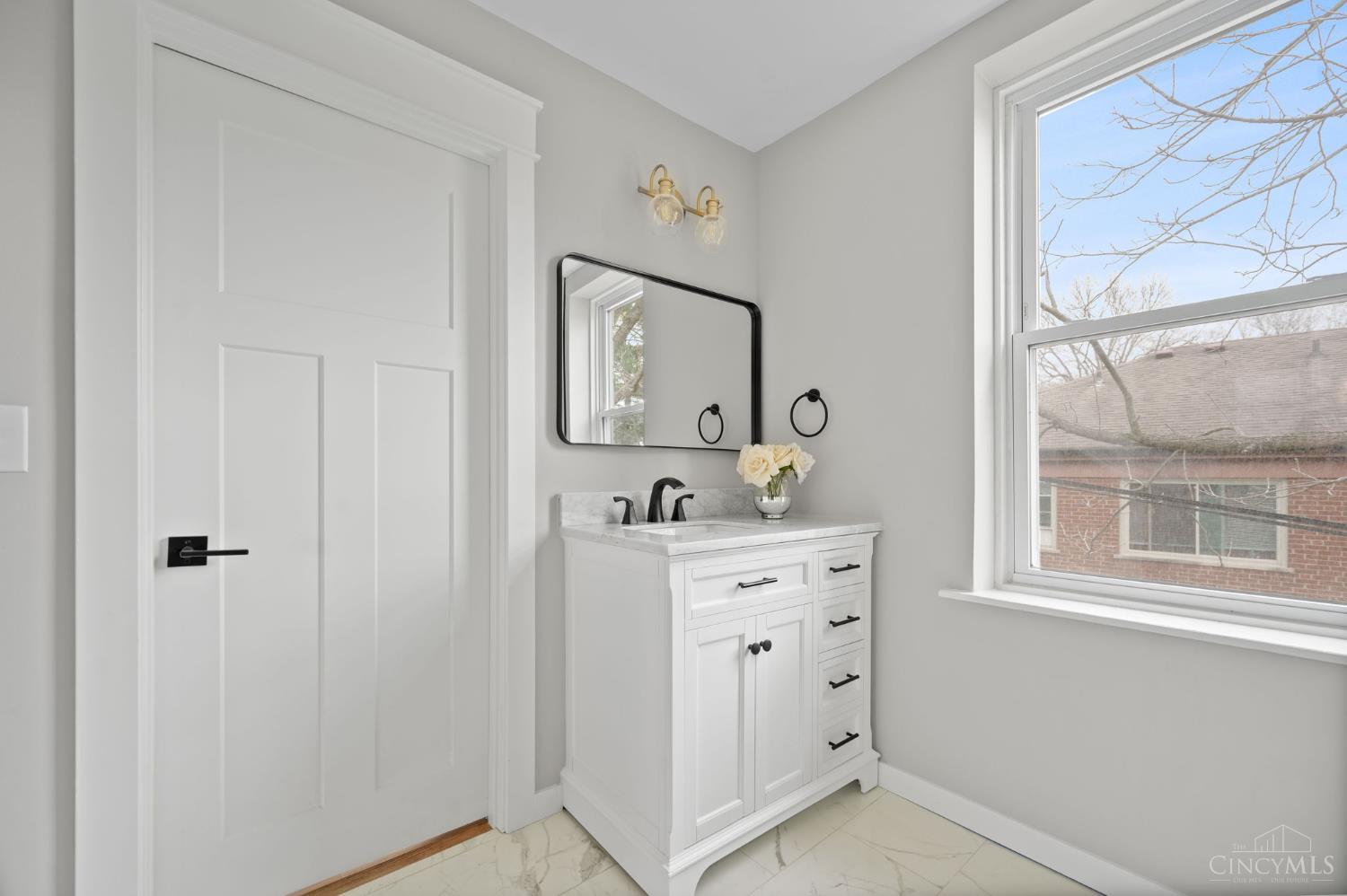 6740 Hurd Avenue, Cincinnati, Ohio image 25