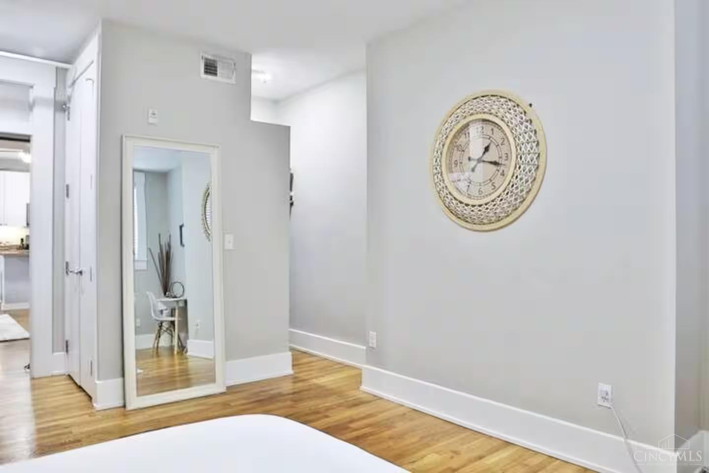 1407 Vine Street 303