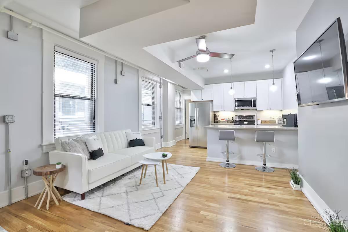 1407 Vine Street 303