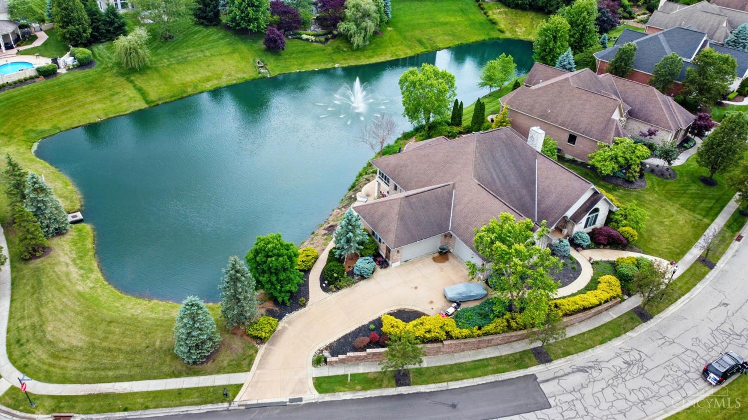 219 Chateau Valley Lane, South Lebanon, Ohio image 1