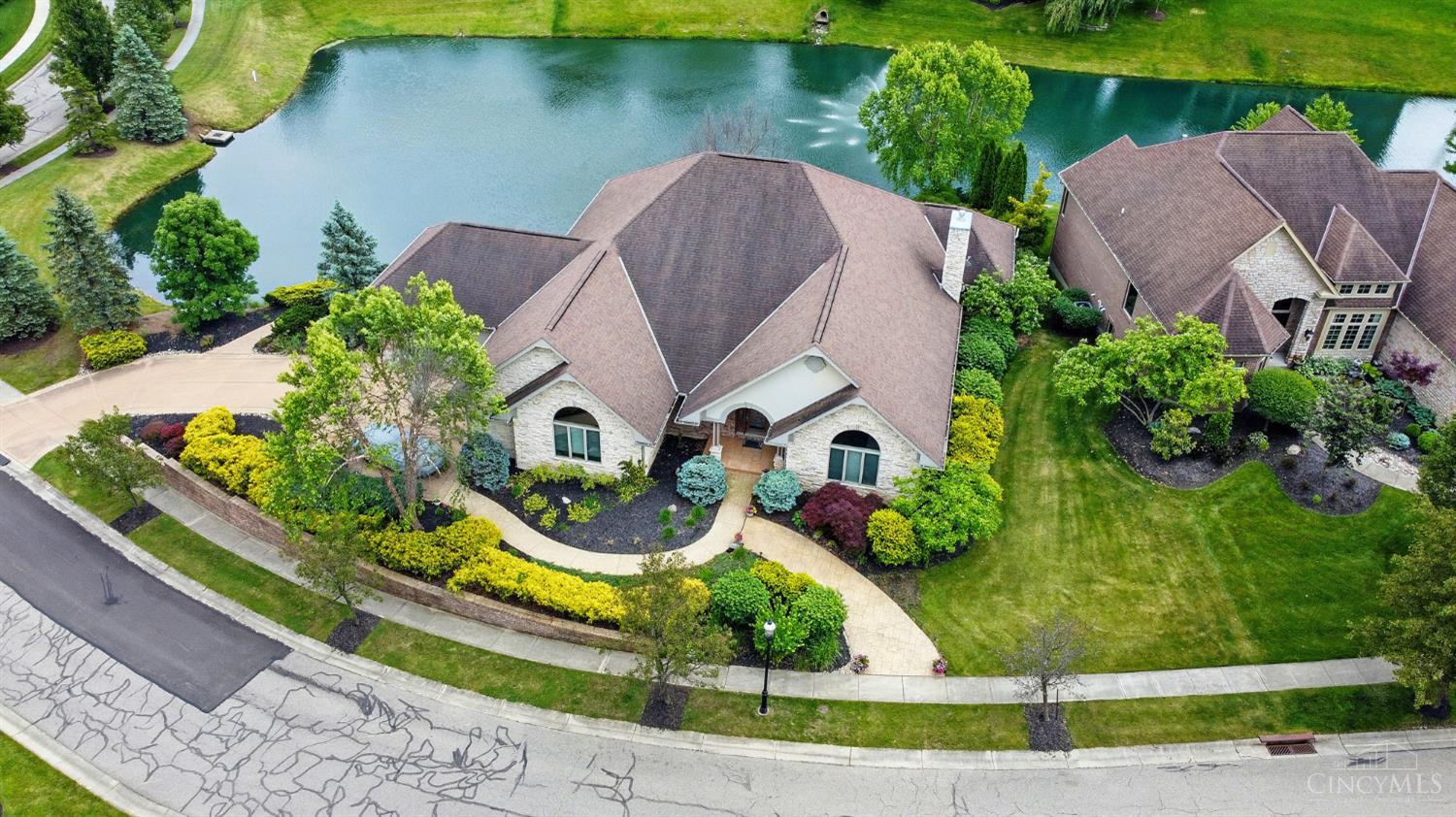 219 Chateau Valley Lane, South Lebanon, Ohio image 2
