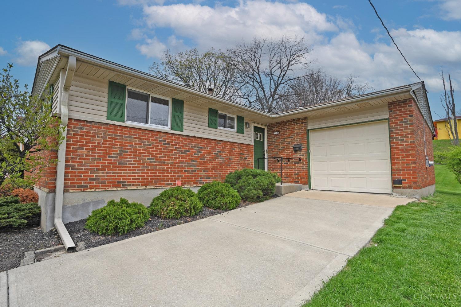 3386 Bighorn Court, Cincinnati, Ohio image 3