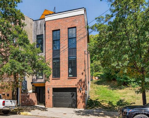 Photo of 208 Mulberry Street, Cincinnati, OH 45202 (MLS # 1854742)