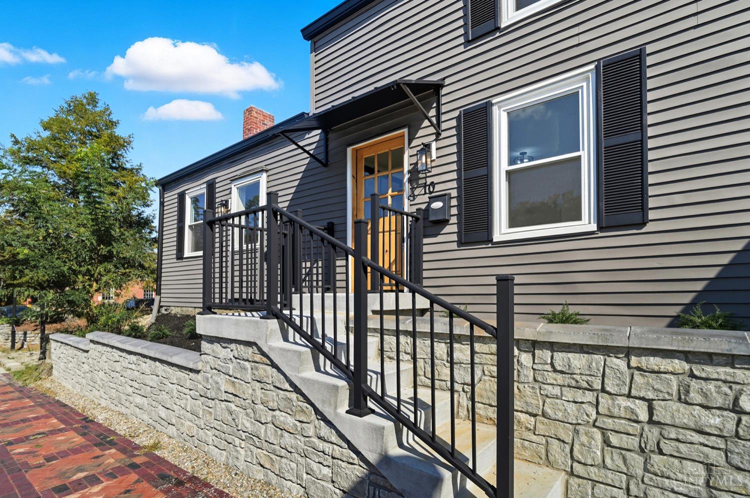 10 N Sycamore Street