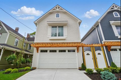 Photo of 1225 Corbett Street, Cincinnati, OH 45208 (MLS # 1864240)