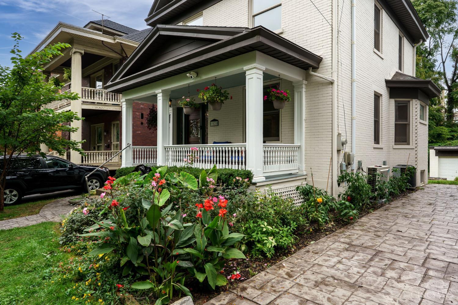 3528 Stettinius Avenue