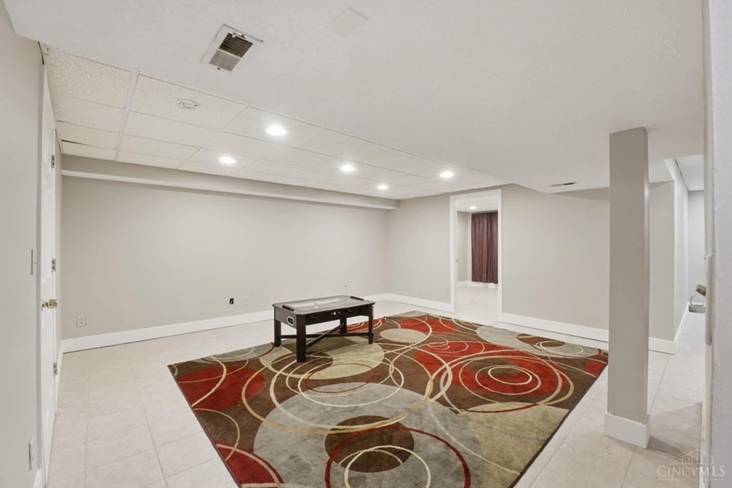 8353 Ridgevalley Court, Colerain Twp, Ohio image 31