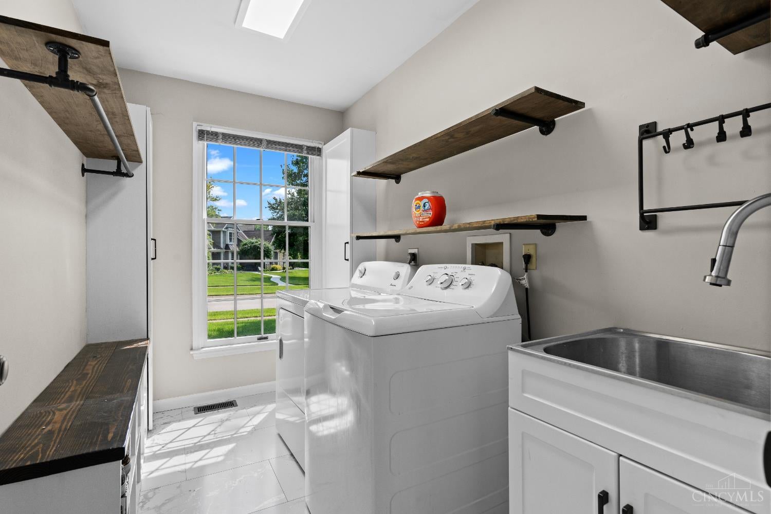 Picture for the property 1890072, 4 beds, 3 baths