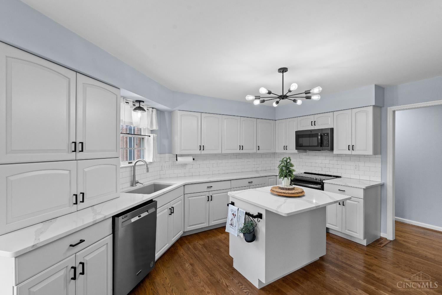 Picture for the property 1890072, 4 beds, 3 baths