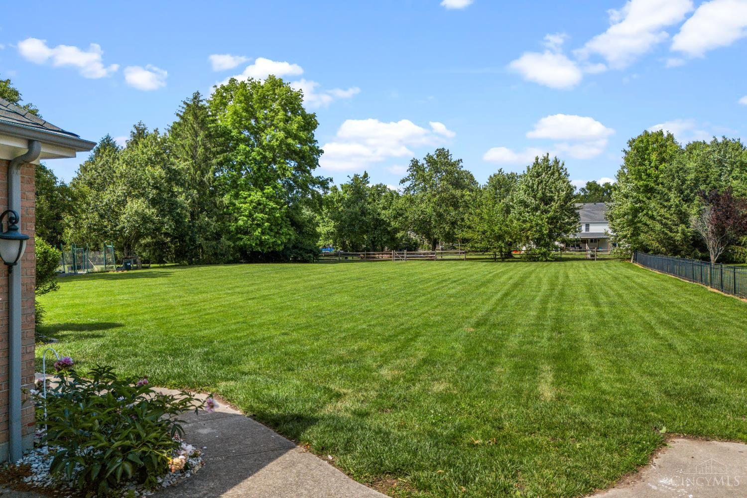 Picture for the property 1890072, 4 beds, 3 baths