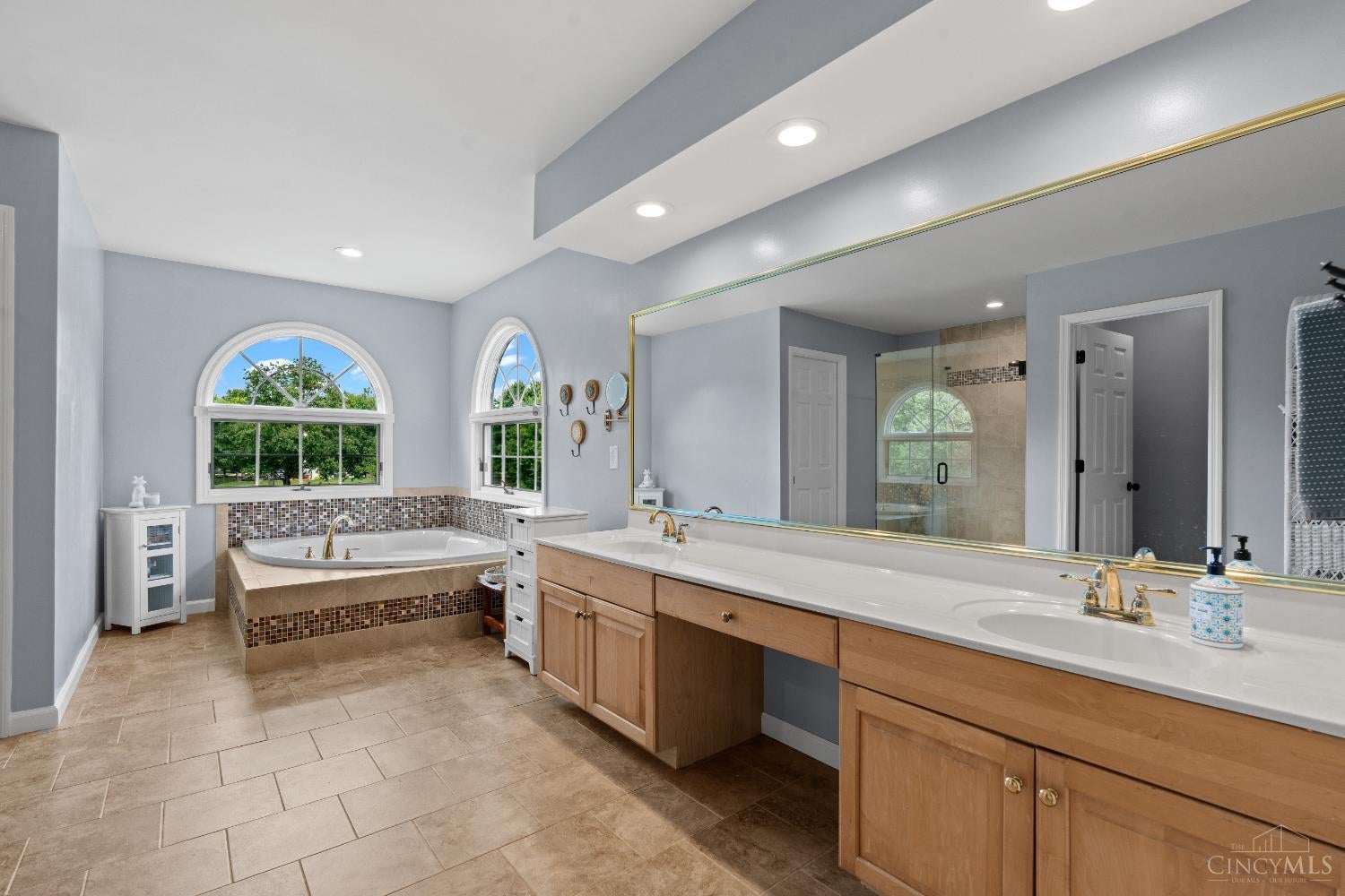 Picture for the property 1890072, 4 beds, 3 baths