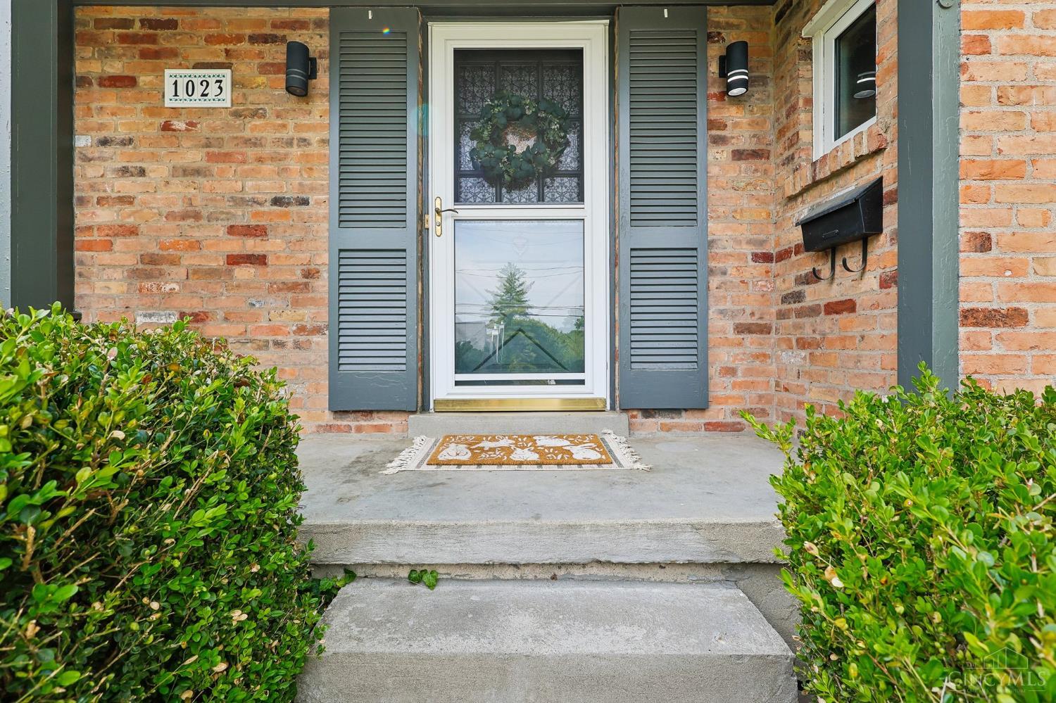 1023 Paxton Avenue
