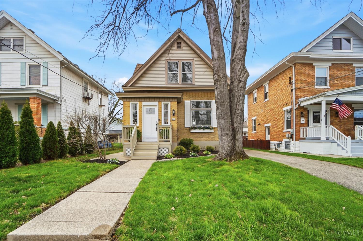 4219 Thirty Third Avenue