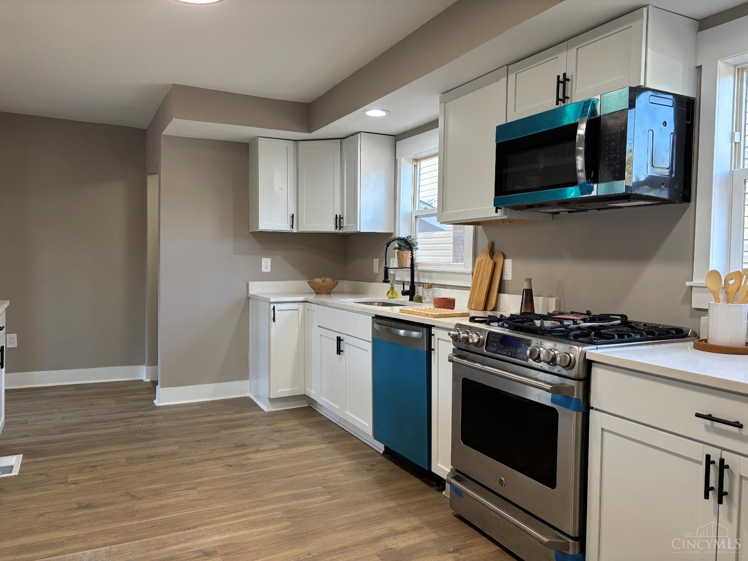 2052 Pleasant Avenue